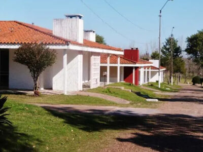 Alojamientos municipales: Centro Termal Guaviyú